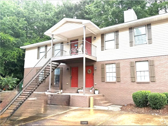 Building Photo - 449 N Donahue Dr Unit Tiger Inn East Rental