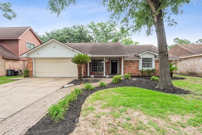 Building Photo - 239 Blackwater Ln