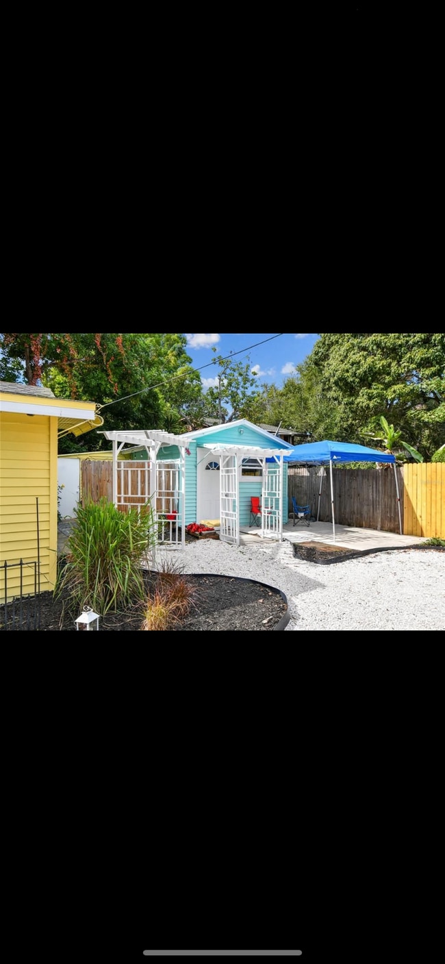 Photo - 1414 17th St W