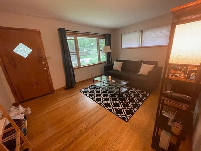 Photo - 2 Bedroom Duplex on Great Corner Lot in Urbana!