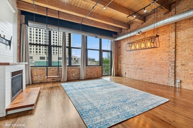 Photo - 1243 S Wabash Ave Unit 302