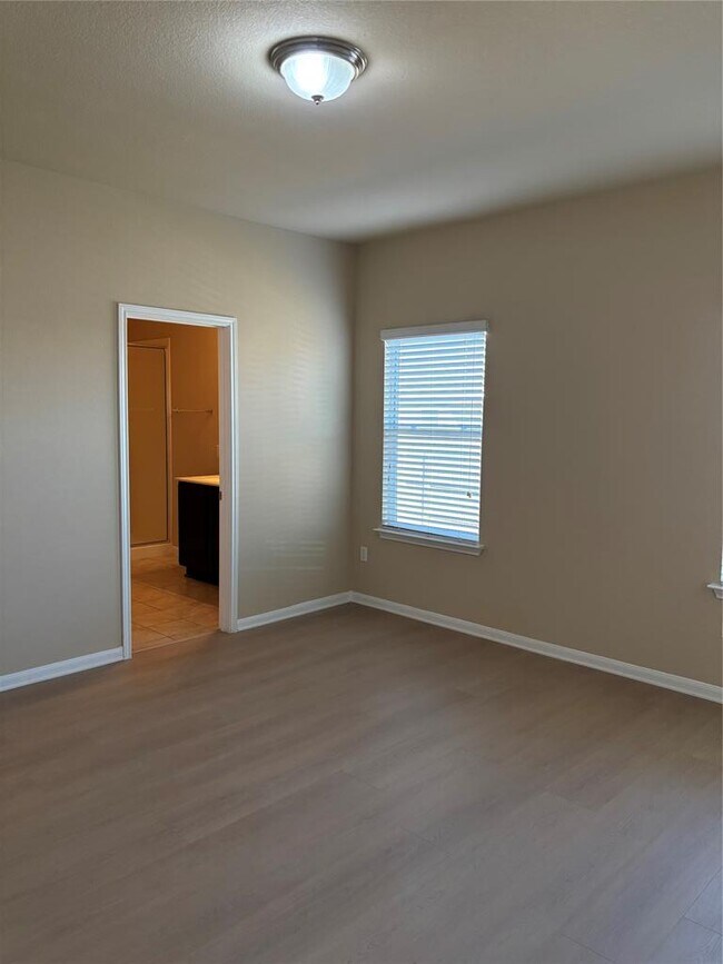 Photo - 1602 Atlas Rd