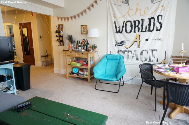 Building Photo - 12 Lorraine Ter Unit 3