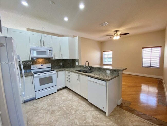 Photo - 837 Tanglewood Cir