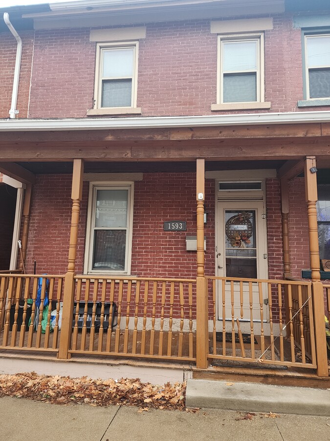 Photo - 1593 White St