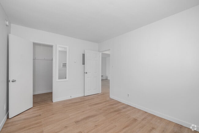 1BR, 1BA - 750SF - Bedroom