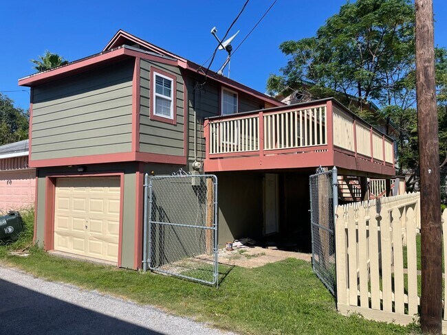 1811 32nd St Unit Rear