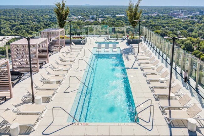 Rooftop Pool at 903 Peachtree