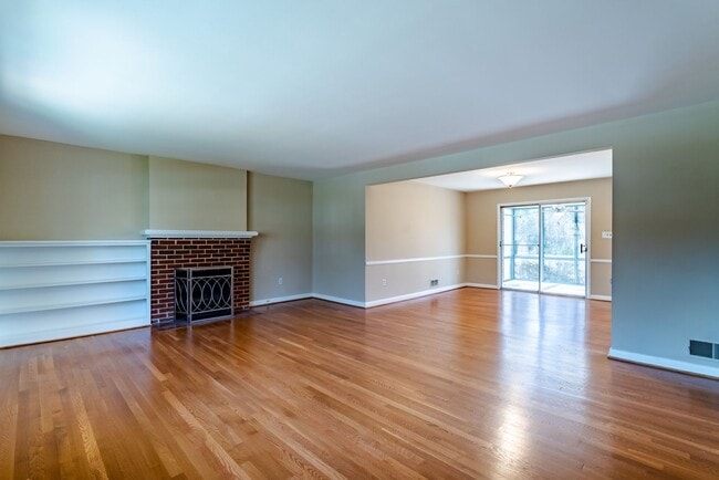 Photo - Gorgeous 4 Bed 3 Bath Brick Home In Serene Hollindale