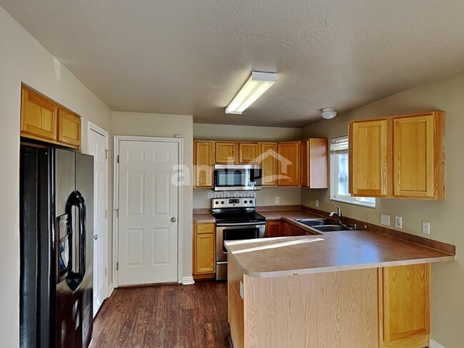 Photo - 173 Apple Ave