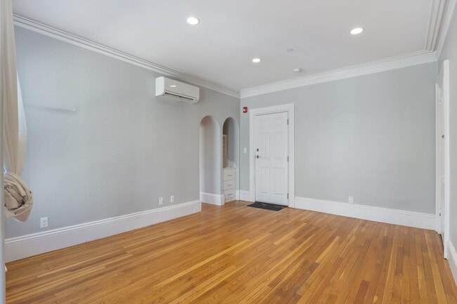 Photo - 303 Islington St Unidad 2