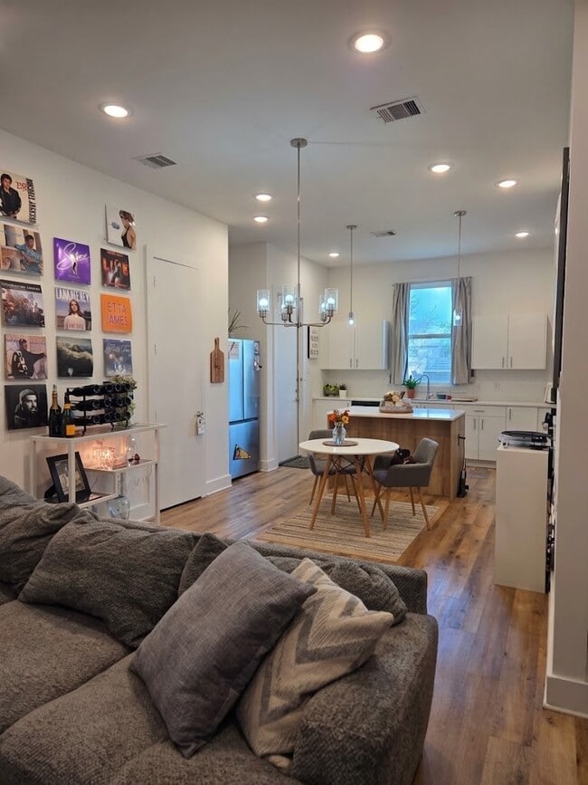 9623 Habitat St