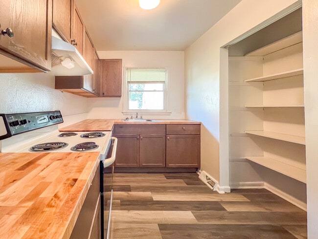 Photo - 1808 Freeman St