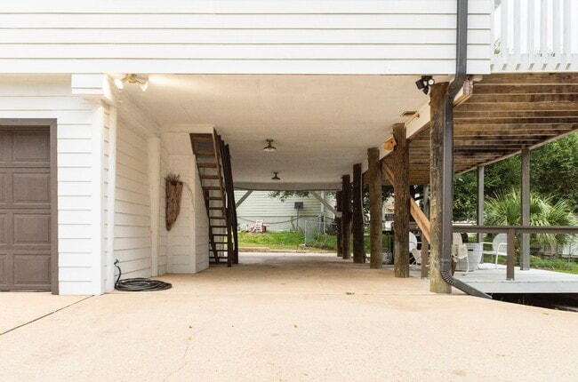 Photo - 322 Summit Dr