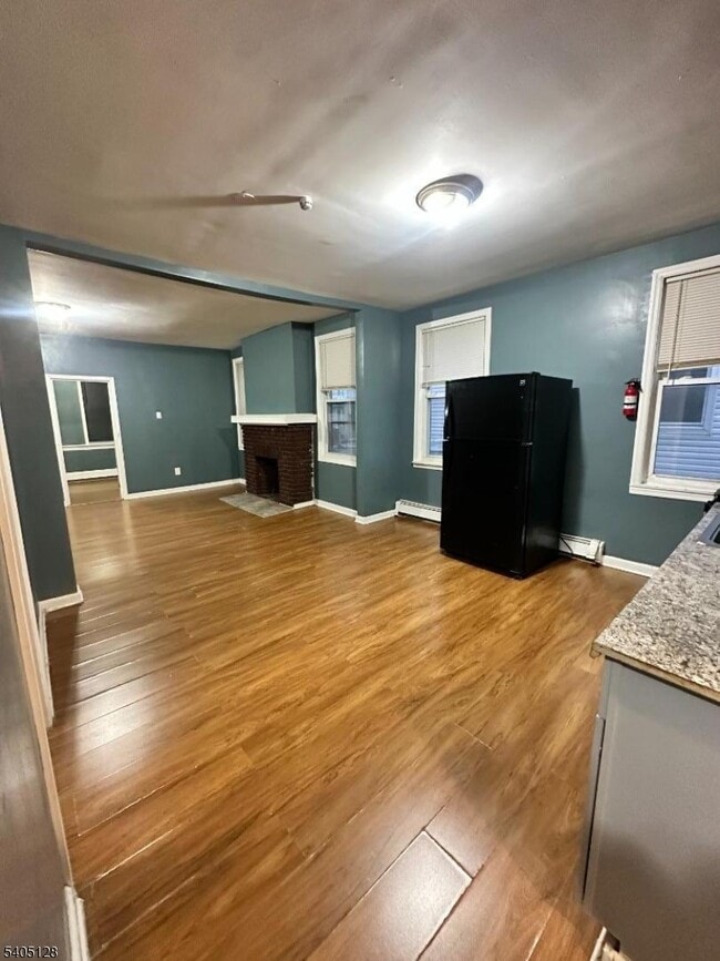 Photo - 241 Wainwright St