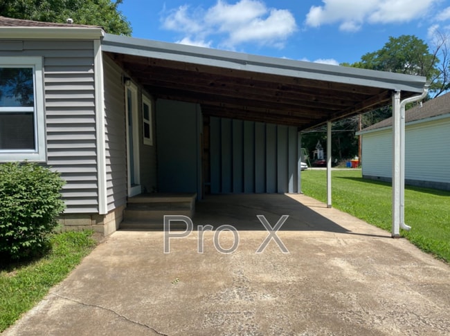 Photo - 902 N Grand St House