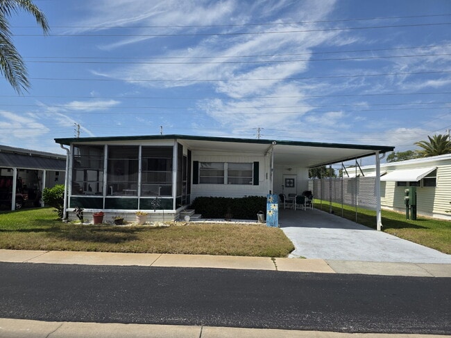 Photo - Completely furnished Mobile Home in Tarpon...
