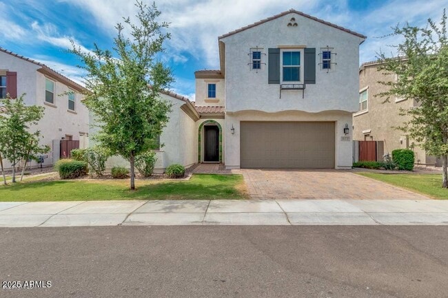 Building Photo - 923 W Yellowstone Way Rental