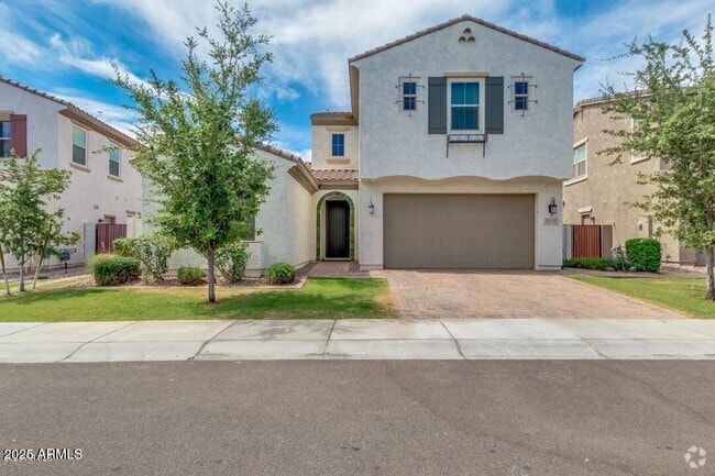 Building Photo - 923 W Yellowstone Way Rental