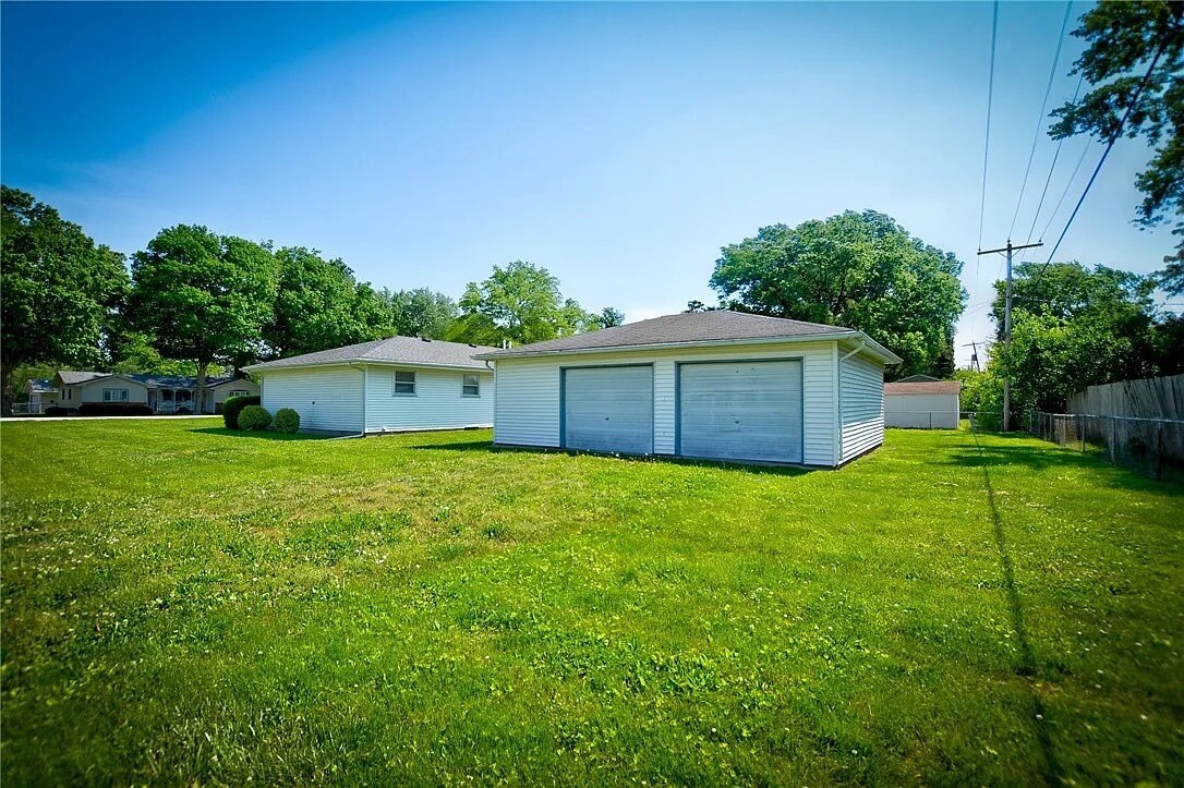 Photo - 215 Magnolia Dr