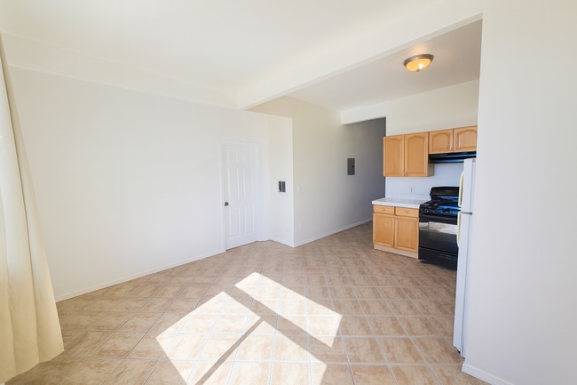 Photo - 2284 Kearney Ave