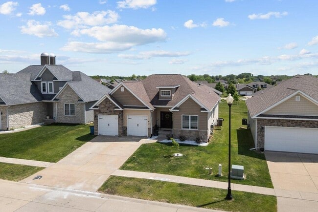 Photo - 67 Cobblestone Ln