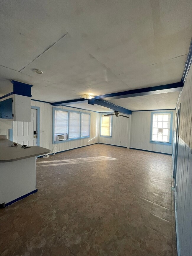 Photo - 320 Thunder Rd