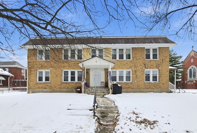 Building Photo - 701 Hazel St Unit 3