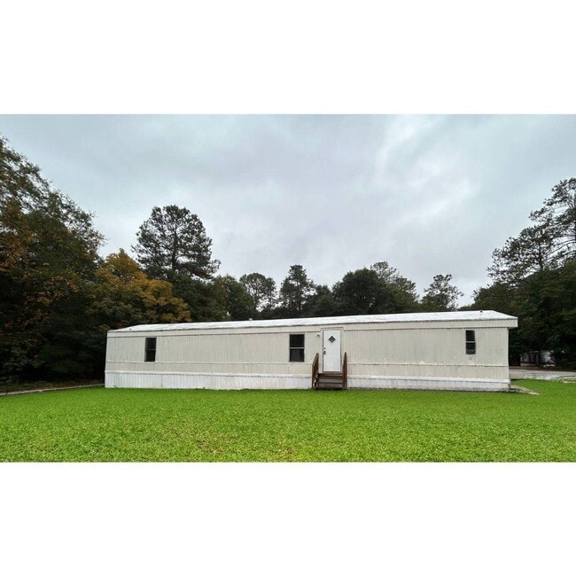 Building Photo - 4502 E Old Marion Hwy