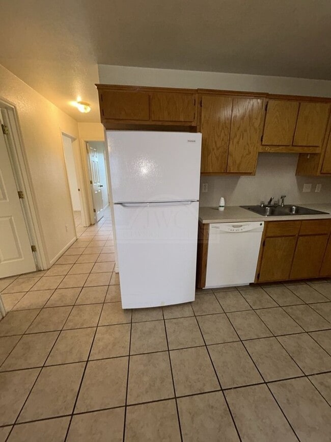 Photo - 105 Castellon Ct