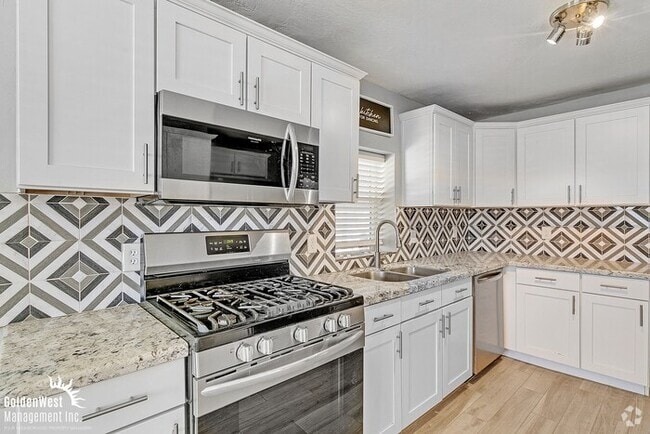 Building Photo - Spacious 3Bdm 1Ba Home In Central Phoenix!