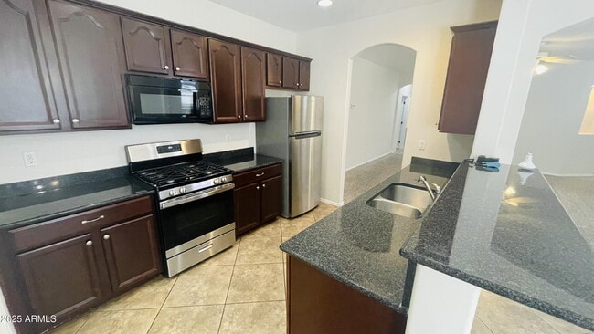 Photo - 42455 W Santa Fe St