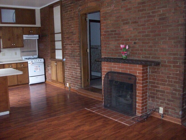 Living Room - 473 Virginia St Unidad Rear