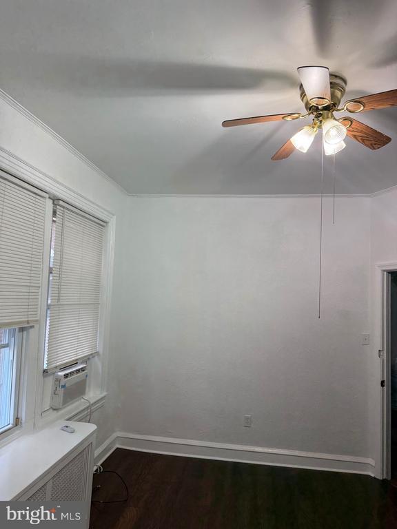 Photo - 4937 Walnut St