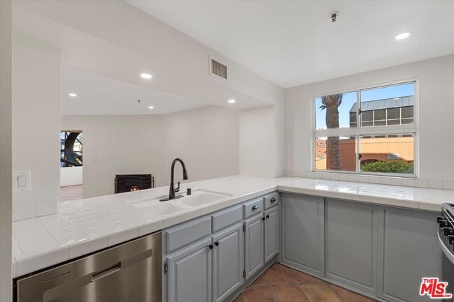 Photo - 235 Main St Unit 121