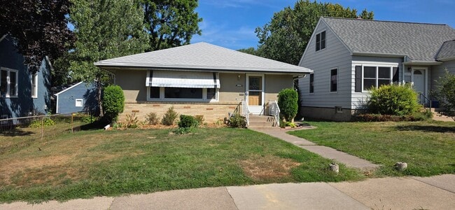 1875 Nebraska Ave E