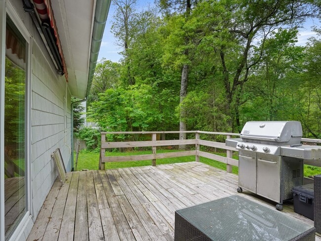 Photo - 330 Cognewaugh Rd