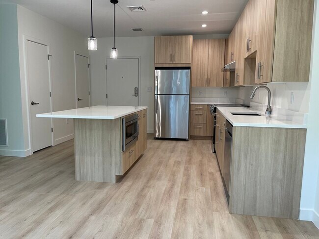 Photo - 1151 Walnut St Unit 306