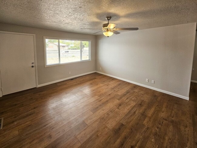 Photo - 1030 45th Ave NE