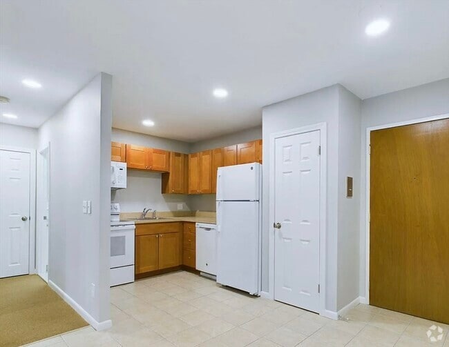 Building Photo - 445 Pleasant St Unit 36 Rental