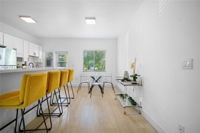 5215 NE 3rd Ct Unidad 4