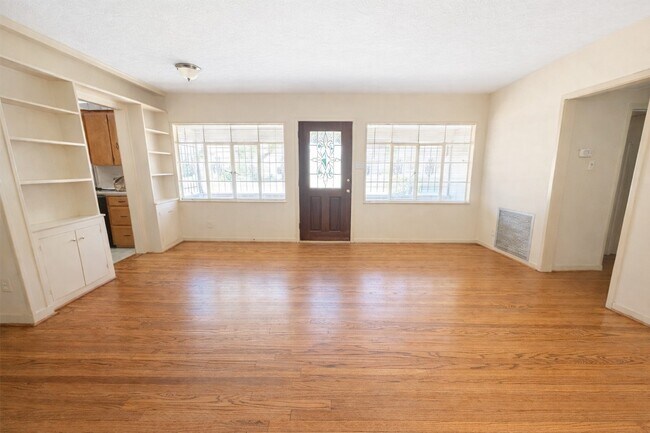 903 Lamonte Ln