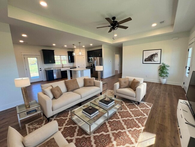 Photo - 308 Wolverine Way