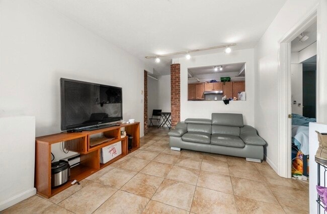 Photo - 2 Colliston Rd Unit 2B