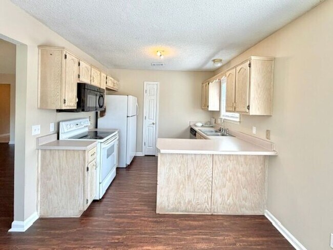 Now Leasing A 3 Bedroom 2 Bath Home In Cordova