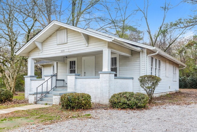 Photo - 329 Eastview Blvd