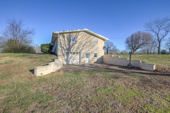 Photo - 9404 Locust Creek Rd