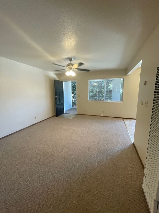 Photo - 2 Bedroom, 1 Bath Apartment Unit 1531-4