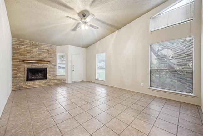 Building Photo - 702 Rollingway Dr Rental