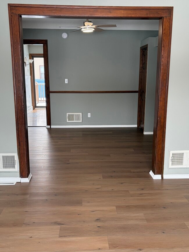 Photo - 629 8th Ave N